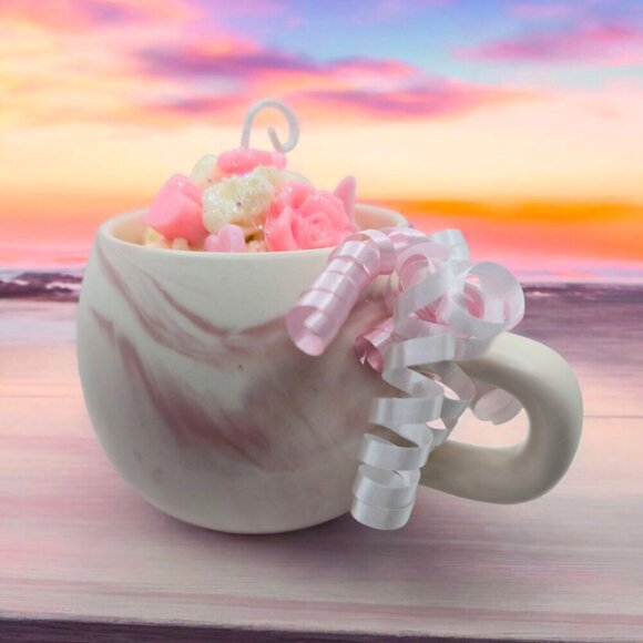 Hand-Poured Soy Candle ✦ Pink Marbled Ceramic Mug ✦ Orchid Ylang-Ylang Orange - Picture 3 of 10